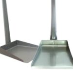 RECOGEDOR DE LAMINA CON BASTON